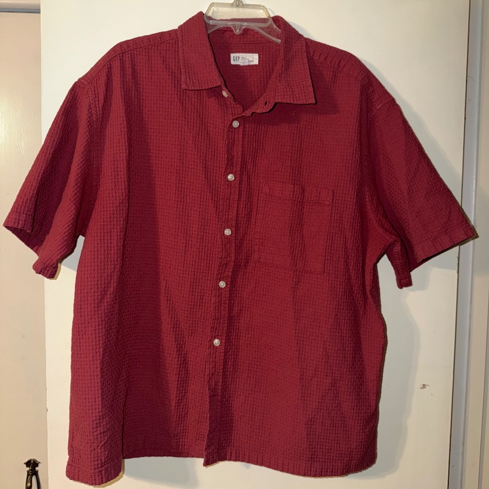 Men’s Gap XL Waffle Shirt in Boxy Fit in maroon